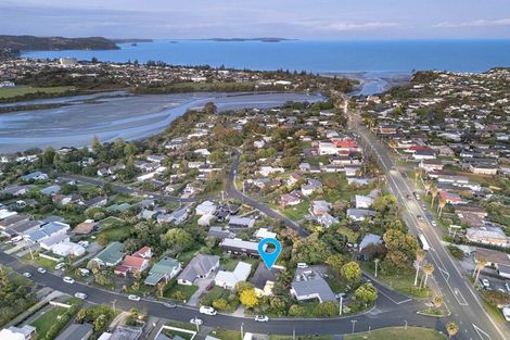 Photo of property in 3 Moffat Road, Red Beach, 0932
