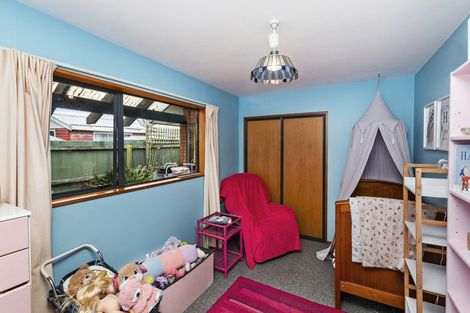 Photo of property in 2/14 Farquhars Road, Redwood, Christchurch, 8051
