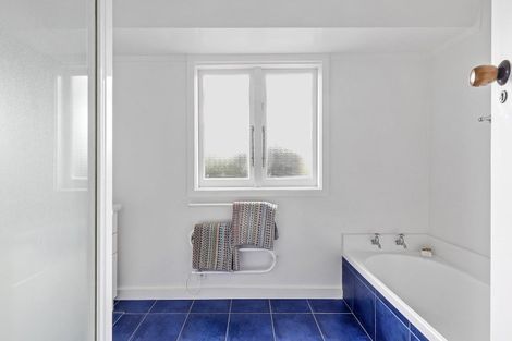 Photo of property in 34 Rua Street, Lyall Bay, Wellington, 6022