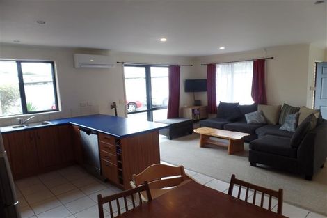 Photo of property in 492a Don Buck Road, Massey, Auckland, 0614