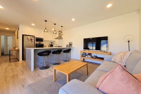 Photo of property in 117 Karepiro Drive, Stanmore Bay, Whangaparaoa, 0932