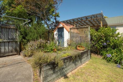 Photo of property in 22 Lucerne Place, Welcome Bay, Tauranga, 3112