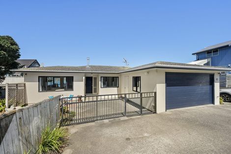 Photo of property in 43 Bowes Crescent, Strathmore Park, Wellington, 6022