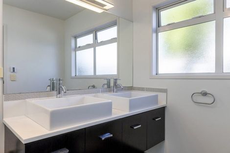 Photo of property in 142 Victory Drive, Wharewaka, Taupo, 3330