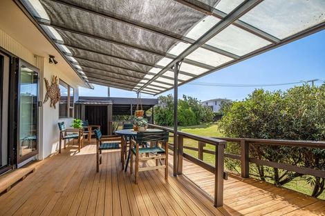 Photo of property in 3 Costello Crescent, Pukehina, Te Puke, 3189