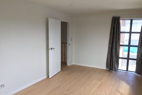 Photo of property in 5a Murray Road, Te Atatu Peninsula, Auckland, 0610