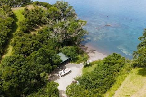 Photo of property in 1024 Takatu Road, Tawharanui Peninsula, Matakana, 0986