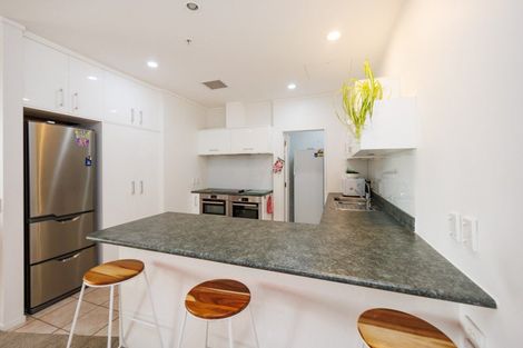 Photo of property in Maddison Apartments, 3/6c Queen Street, Palmerston North, 4410