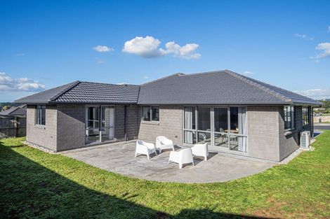 Photo of property in 18 Maui Place, Spotswood, New Plymouth, 4310