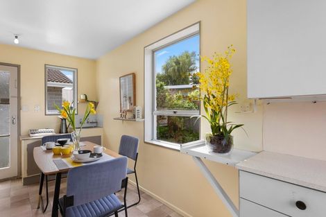 Photo of property in 2/136 Wainoni Road, Avondale, Christchurch, 8061