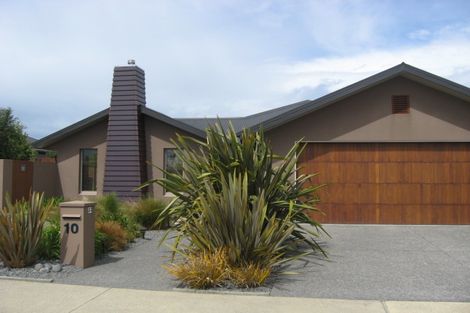 Photo of property in 10 Crombie Green, Northwood, Christchurch, 8051