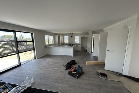 Photo of property in 42 Evergreen Parade, Rosehill, 2113