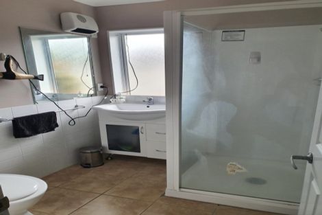 Photo of property in 32a Rimu Street, New Lynn, Auckland, 0600