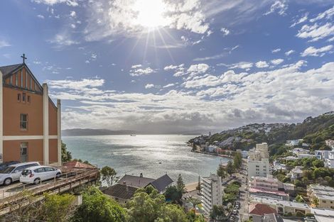 Photo of property in 2f5 Oriental Terrace, Mount Victoria, Wellington, 6011