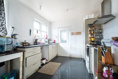 Photo of property in 92 Portage Road, New Lynn, Auckland, 0600