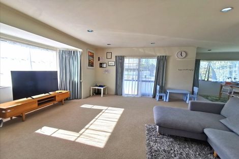 Photo of property in 14 Golfland Drive, Golflands, Auckland, 2013