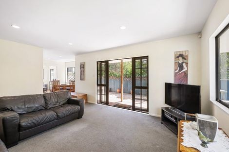 Photo of property in 29a Severn Street, Island Bay, Wellington, 6023