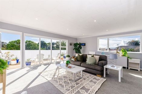 Photo of property in 1 Hadfield Place, Paraparaumu Beach, Paraparaumu, 5032