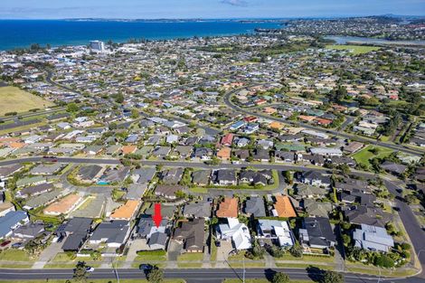 Photo of property in 31 Grand Drive, Orewa, 0931