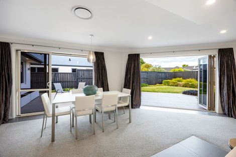 Photo of property in 51 Saint James Drive, Huntington, Hamilton, 3210