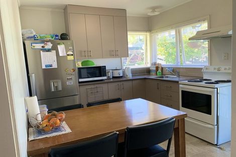 Photo of property in 1/10 Nea Place, Hillcrest, Auckland, 0627