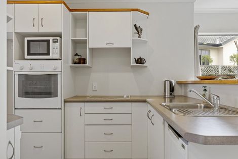 Photo of property in 35 Lakeridge Close, Rangatira Park, Taupo, 3330