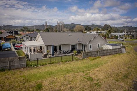 Photo of property in 5 Lady Jocelyn Place, Whitianga, 3510