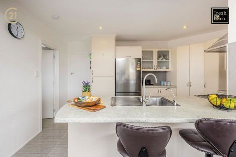 Photo of property in 107 Edgewater Drive, Pakuranga, Auckland, 2010