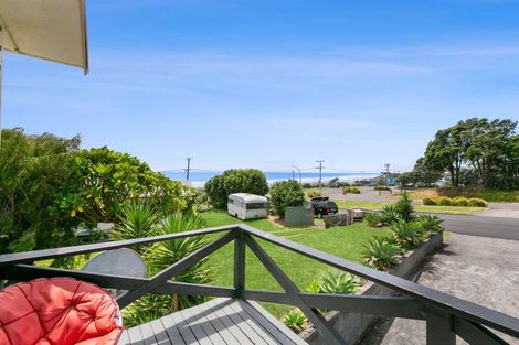 Photo of property in 4 Shearer Drive, Oakura, 4314