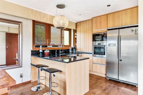 Photo of property in 60 Royal View Road, Te Atatu South, Auckland, 0610