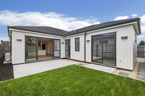Photo of property in 6 Oyster Drive, Whenuapai, 0618