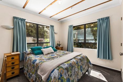 Photo of property in 82 Tauroa Road, Havelock North, 4130