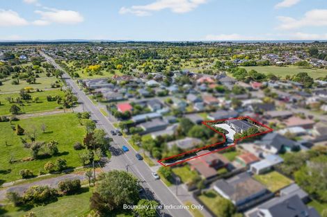 Photo of property in 100 Avondale Road, Avondale, Christchurch, 8061