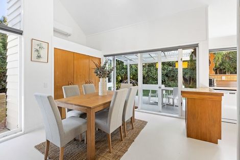 Photo of property in 17 Lydia Avenue, Northcote, Auckland, 0627