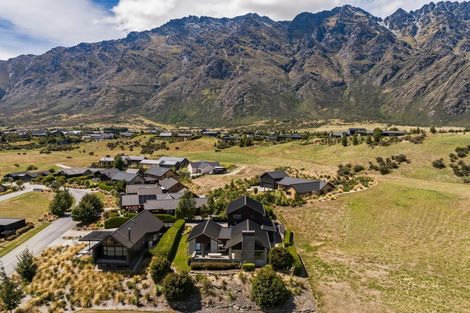 Photo of property in 4 Kinross Lane, Jacks Point, Queenstown, 9371