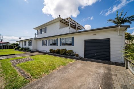 Photo of property in 56 Tiraumea Drive, Pakuranga, Auckland, 2010