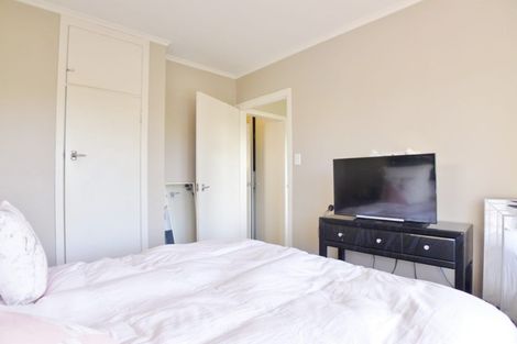 Photo of property in 3/6 Corrella Road, Belmont, Auckland, 0622