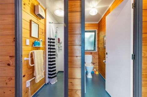Photo of property in 15a Main Road, Tawa, Wellington, 5028