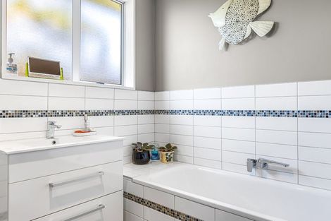 Photo of property in 129 Vagues Road, Northcote, Christchurch, 8052