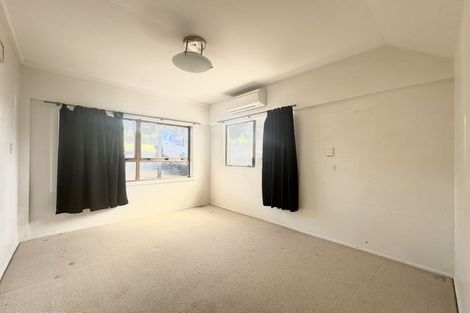Photo of property in 3 Beulah Avenue, Rothesay Bay, Auckland, 0630
