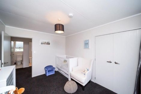 Photo of property in 33 Kamahi Avenue, Hawera, 4610