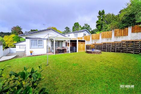 Photo of property in 16 Puketitiro Street, Glen Eden, Auckland, 0602