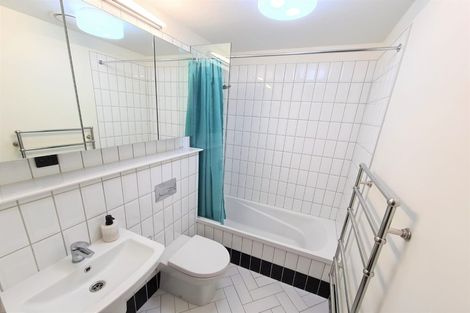 Photo of property in 201/3u Roxburgh Street, Mount Victoria, Wellington, 6011