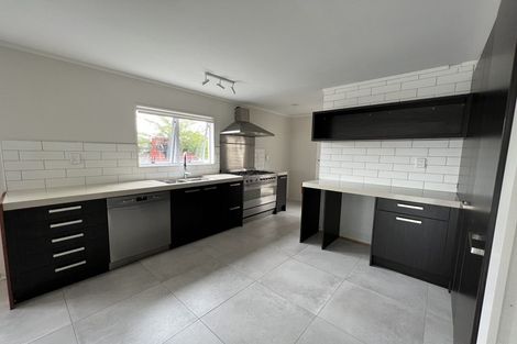 Photo of property in 36 Meilland Place, Glen Eden, Auckland, 0602