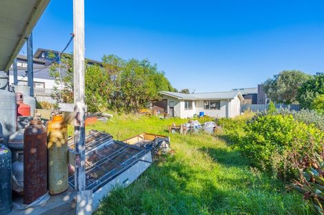 Photo of property in 122 Seaview Road, Paraparaumu Beach, Paraparaumu, 5032