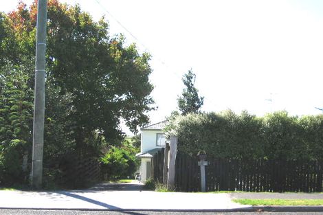 Photo of property in 2/15 County Road, Torbay, Auckland, 0630
