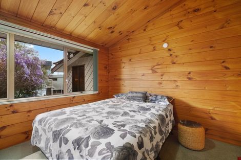 Photo of property in 771 East Coast Road, Northcross, Auckland, 0630