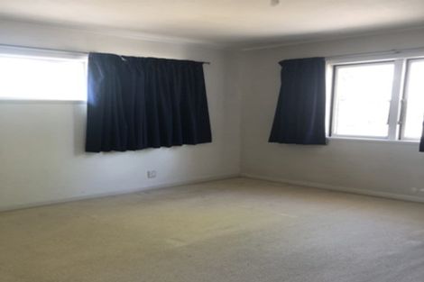 Photo of property in 39 Raleigh Road, Northcote, Auckland, 0627