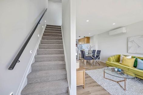 Photo of property in 27 Carole Crescent, Pakuranga, Auckland, 2010