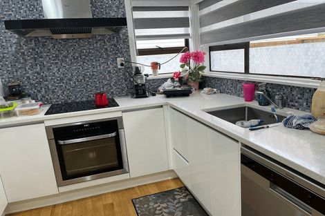 Photo of property in 8 Tiraumea Drive, Pakuranga, Auckland, 2010